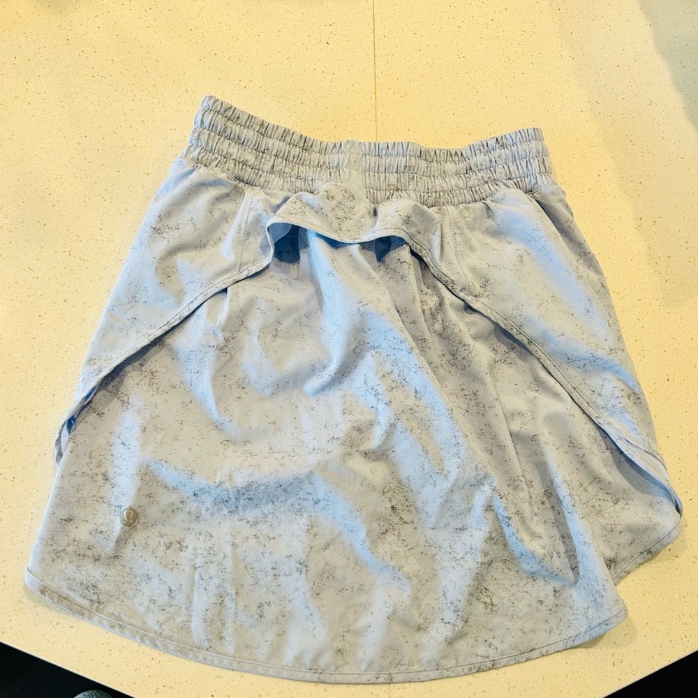LuLuLemon Athletica golf/tennis skirt - fits size 4 - Picture 4 of 4